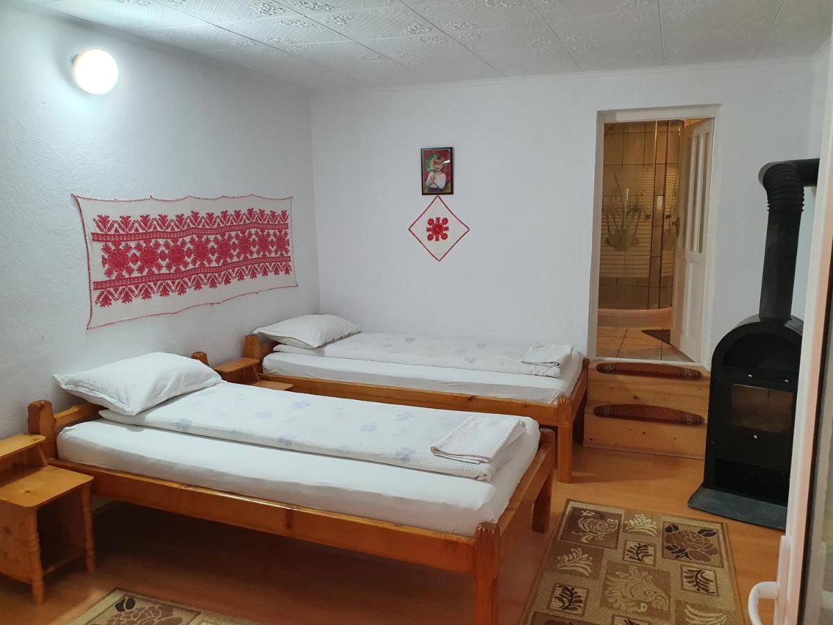 Rozsa Panzio Bed & Breakfast Rimetea Exterior photo